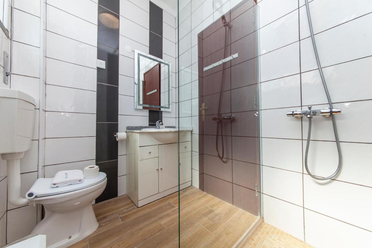 E - Local Da Trindade Guesthouse Lagos Eksteriør bilde
